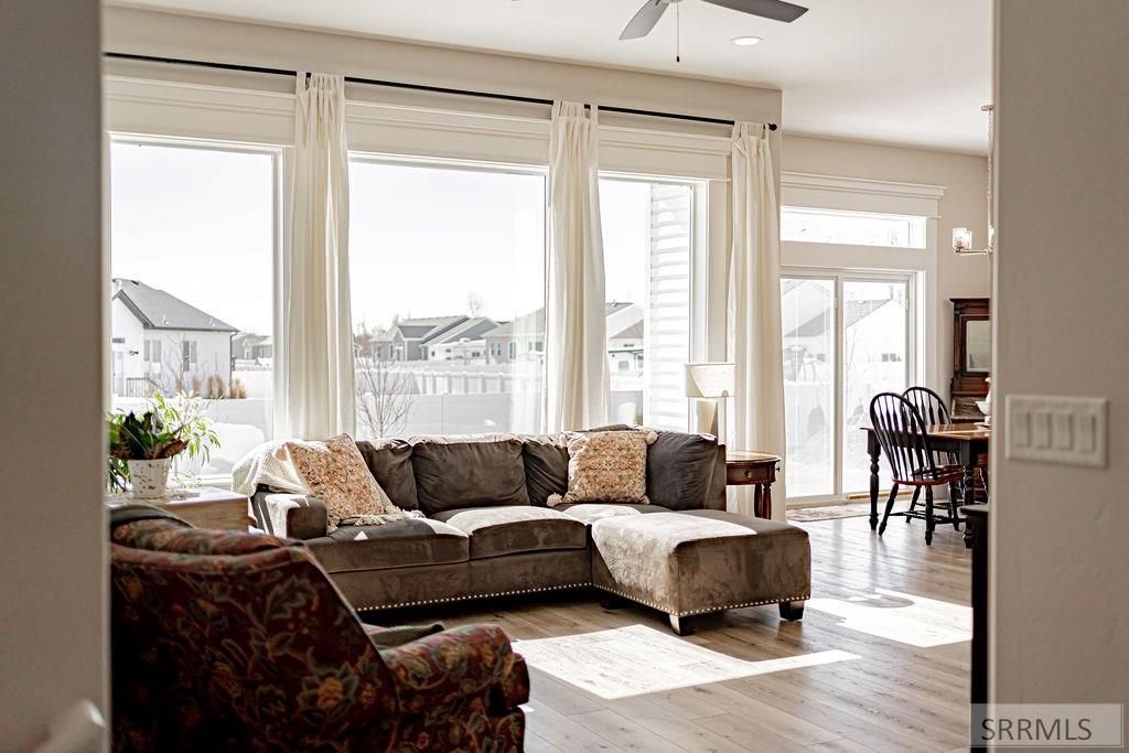 Image 4 of property listing at 130 Castlerock Lane, Idaho Falls, ID 83404