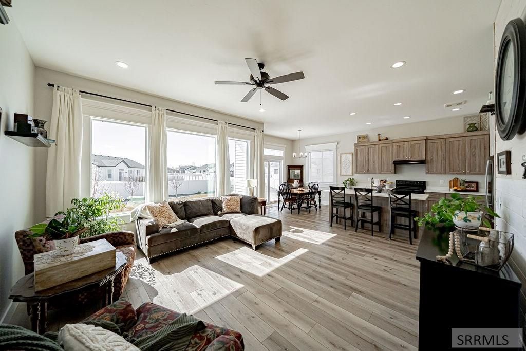 Image 6 of property listing at 130 Castlerock Lane, Idaho Falls, ID 83404