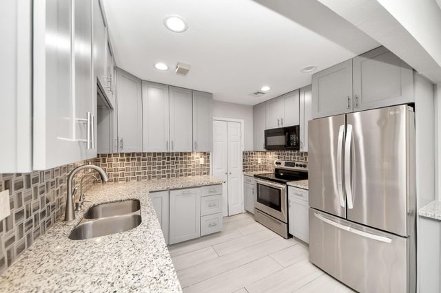 9447 Pagewood Lane 9447, Houston, TX 77063