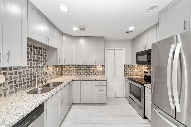 9447 Pagewood Lane 9447, Houston, TX 77063