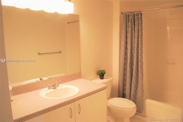 816 NW 11th St 801, Miami, FL 33136