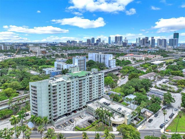 816 NW 11th St 801, Miami, FL 33136