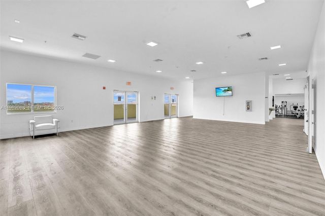 816 NW 11th St 801, Miami, FL 33136