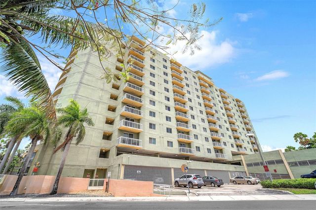 816 NW 11th St 801, Miami, FL 33136