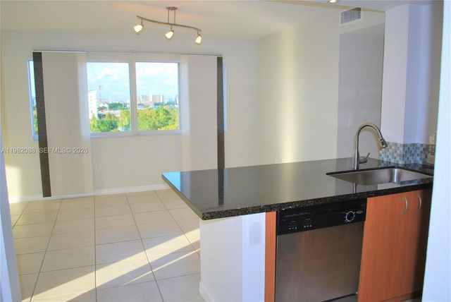 816 NW 11th St 801, Miami, FL 33136