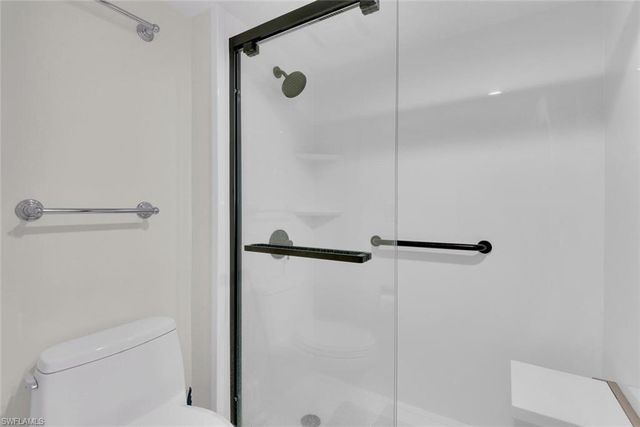 222 Harbour DR 403, Naples, FL 34103
