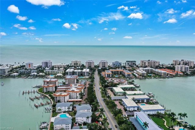 222 Harbour DR 403, Naples, FL 34103