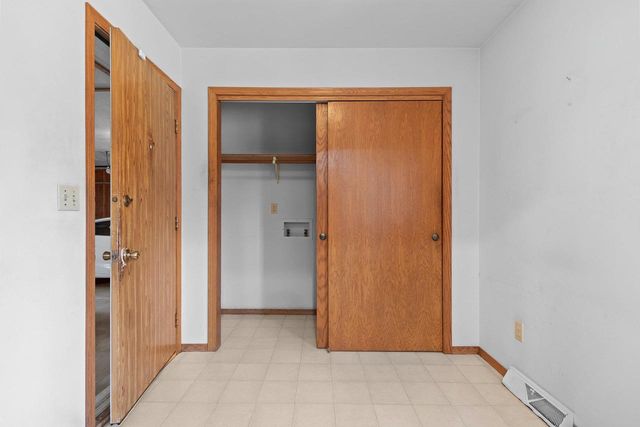 3448 BLACKBERRY LANE, Green Bay, WI 54313