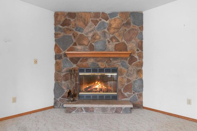 3448 BLACKBERRY LANE, Green Bay, WI 54313