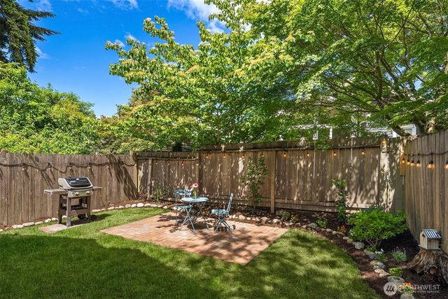 110 N 76th Street, Seattle, WA 98103
