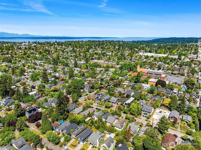 110 N 76th Street, Seattle, WA 98103