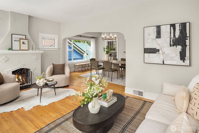 110 N 76th Street, Seattle, WA 98103