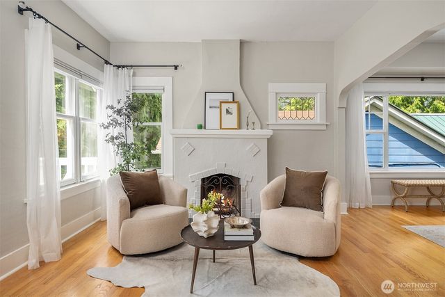 110 N 76th Street, Seattle, WA 98103