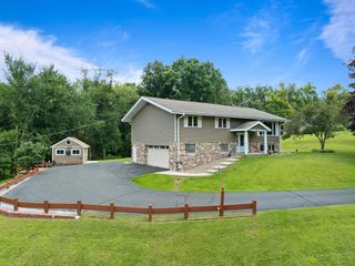 N6064 Lyons ROAD, Burlington, WI 53105