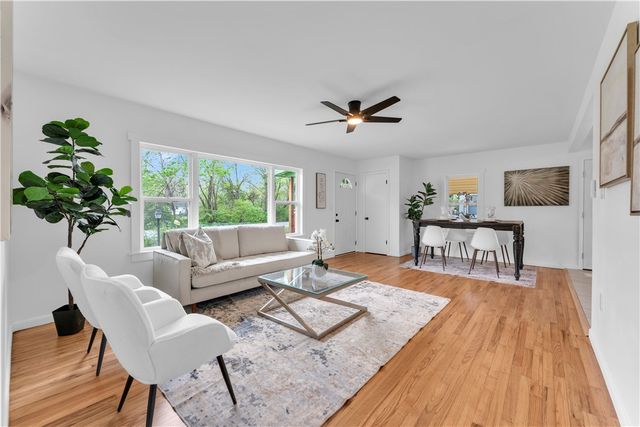 9 W Montgomery Street, Fayetteville, AR 72701