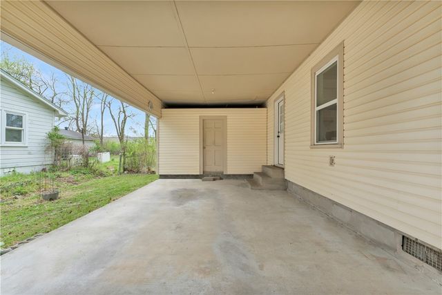 9 W Montgomery Street, Fayetteville, AR 72701