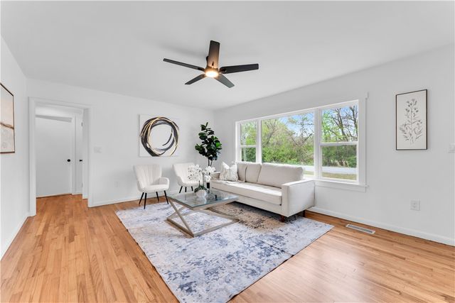 9 W Montgomery Street, Fayetteville, AR 72701