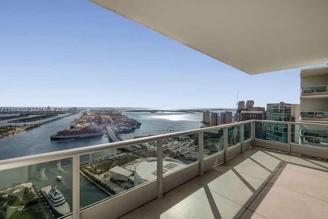 900 Biscayne Blvd 6205, Miami, FL 33132