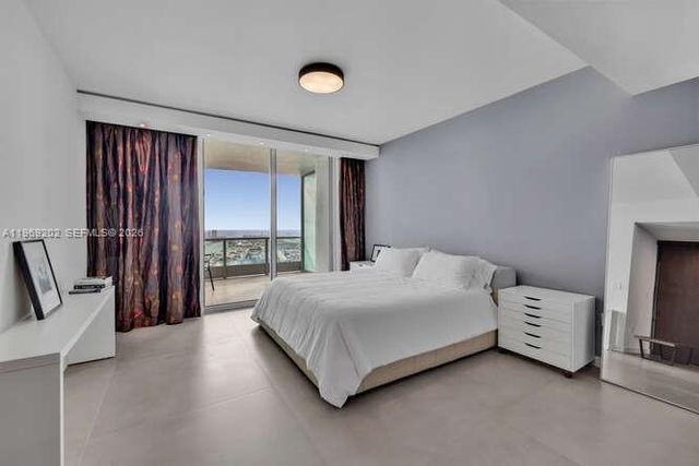 900 Biscayne Blvd 6205, Miami, FL 33132