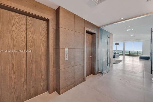 900 Biscayne Blvd 6205, Miami, FL 33132