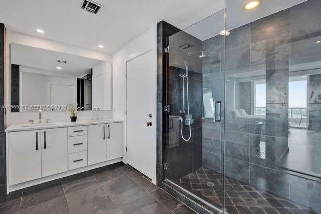 900 Biscayne Blvd 6205, Miami, FL 33132