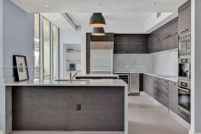 900 Biscayne Blvd 6205, Miami, FL 33132