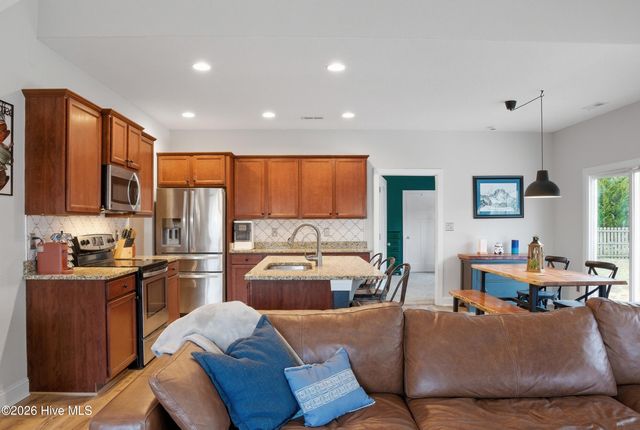 108 Rosedale Court, Moyock, NC 27958