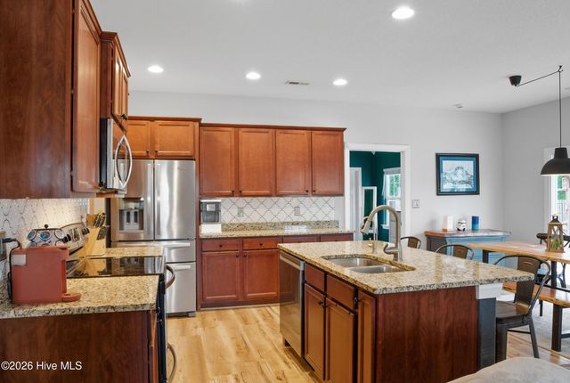 108 Rosedale Court, Moyock, NC 27958