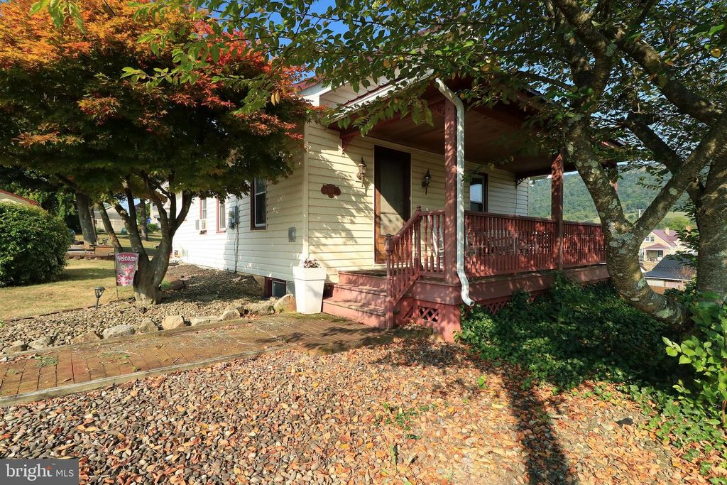 119 SHOEMAKER AVE, Bellefonte, PA 16823