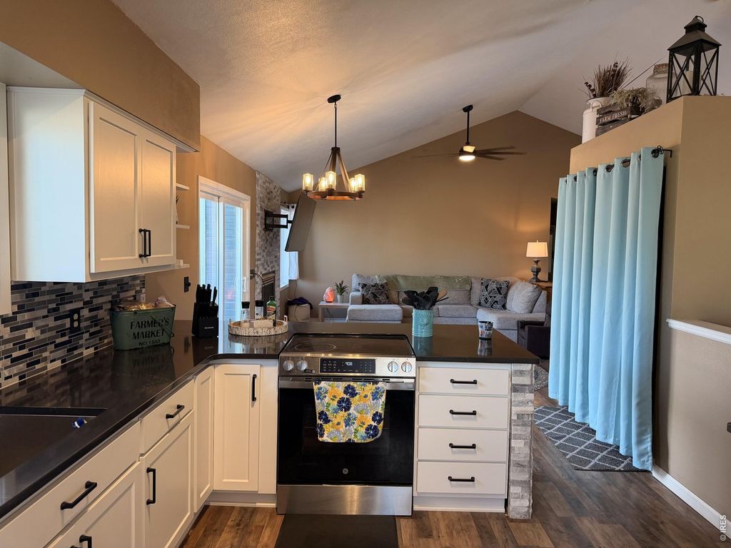 1363 W 6th St, Loveland, CO 80537