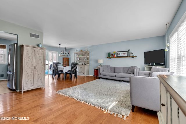 206 Pheasant Hollow Drive, Lanoka Harbor, NJ 08734