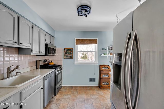 206 Pheasant Hollow Drive, Lanoka Harbor, NJ 08734