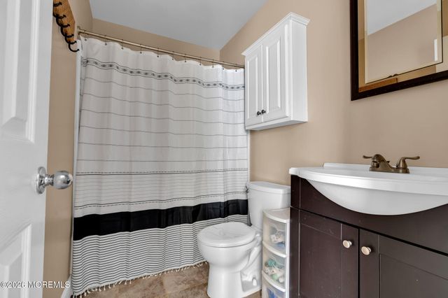 206 Pheasant Hollow Drive, Lanoka Harbor, NJ 08734