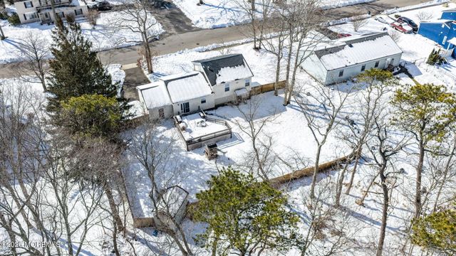 206 Pheasant Hollow Drive, Lanoka Harbor, NJ 08734