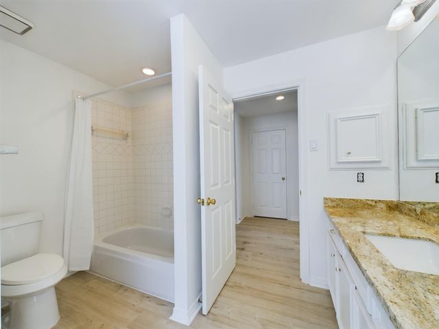 5627 Winsome Lane A, Houston, TX 77057