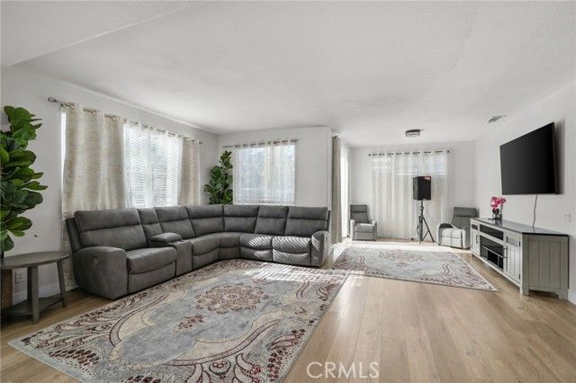 12 Plaza Avila, Lake Elsinore, CA 92532