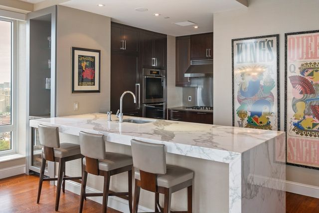 400 Stuart St 20A, Boston, MA 02116