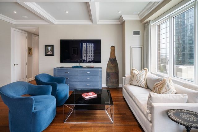 400 Stuart St 20A, Boston, MA 02116
