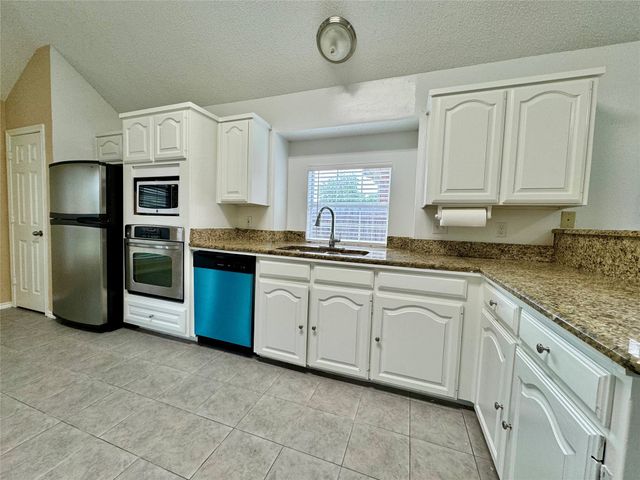 3614 Parkmead Drive, Arlington, TX 76014