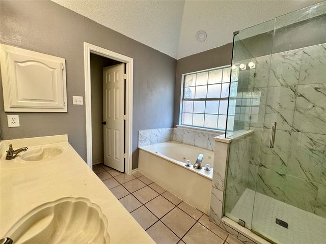 3614 Parkmead Drive, Arlington, TX 76014