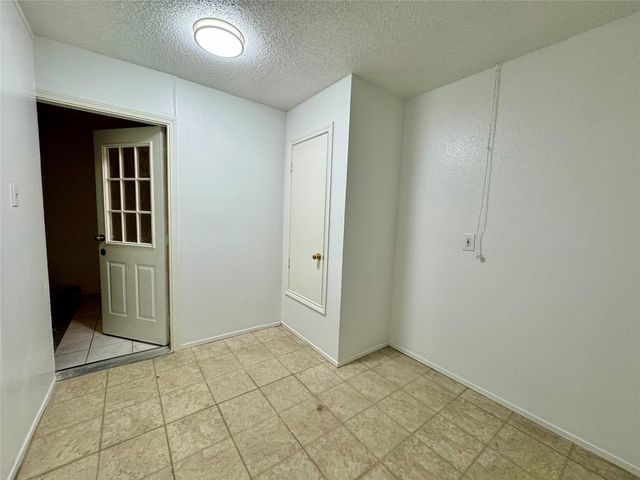 3614 Parkmead Drive, Arlington, TX 76014