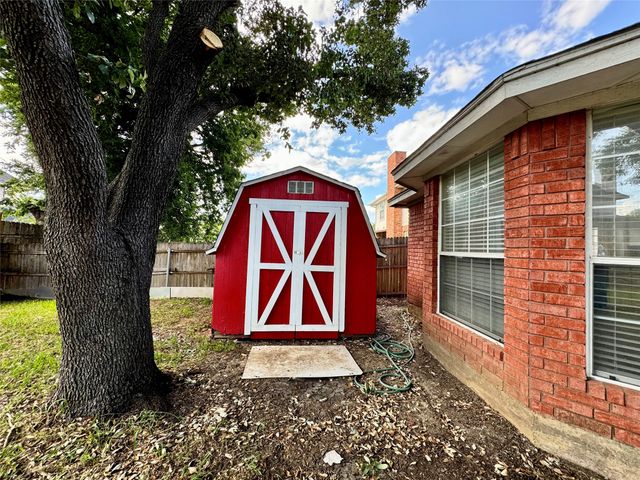 3614 Parkmead Drive, Arlington, TX 76014