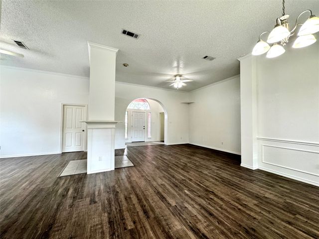 3614 Parkmead Drive, Arlington, TX 76014