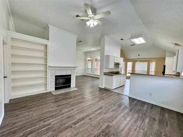 3614 Parkmead Drive, Arlington, TX 76014