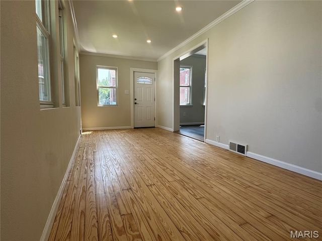 323 W Cleveland Avenue, Belleville, IL 62220