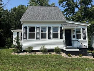 323 W Cleveland Avenue, Belleville, IL 62220