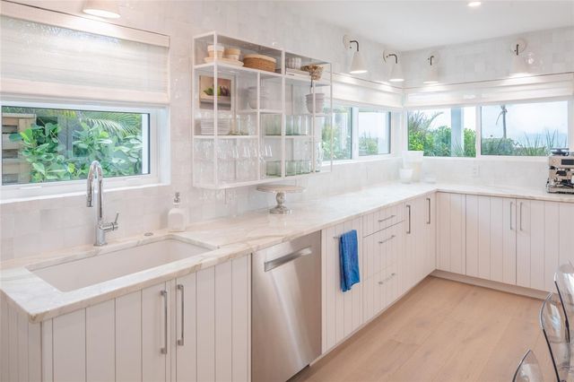 321 CASEY KEY ROAD, Nokomis, FL 34275