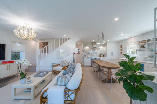 321 CASEY KEY ROAD, Nokomis, FL 34275