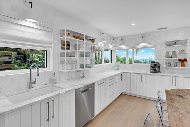 321 CASEY KEY ROAD, Nokomis, FL 34275