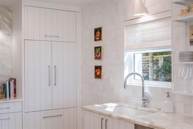 321 CASEY KEY ROAD, Nokomis, FL 34275